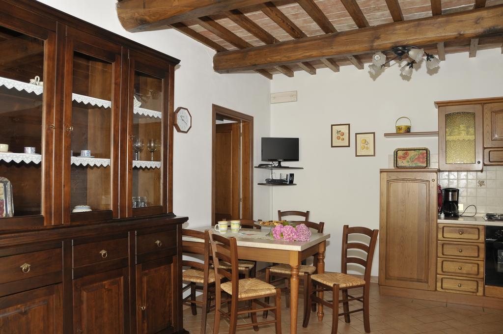 Agriturismo Renai E Monte II กัมบาสซี แตร์เม ภายนอก รูปภาพ