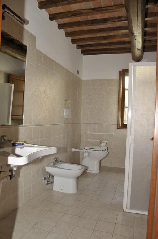 Agriturismo Renai E Monte II กัมบาสซี แตร์เม ภายนอก รูปภาพ