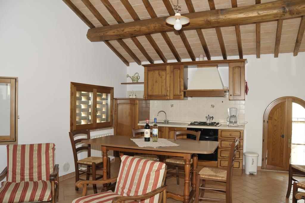 Agriturismo Renai E Monte II กัมบาสซี แตร์เม ภายนอก รูปภาพ