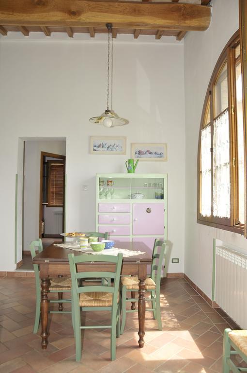 Agriturismo Renai E Monte II กัมบาสซี แตร์เม ภายนอก รูปภาพ