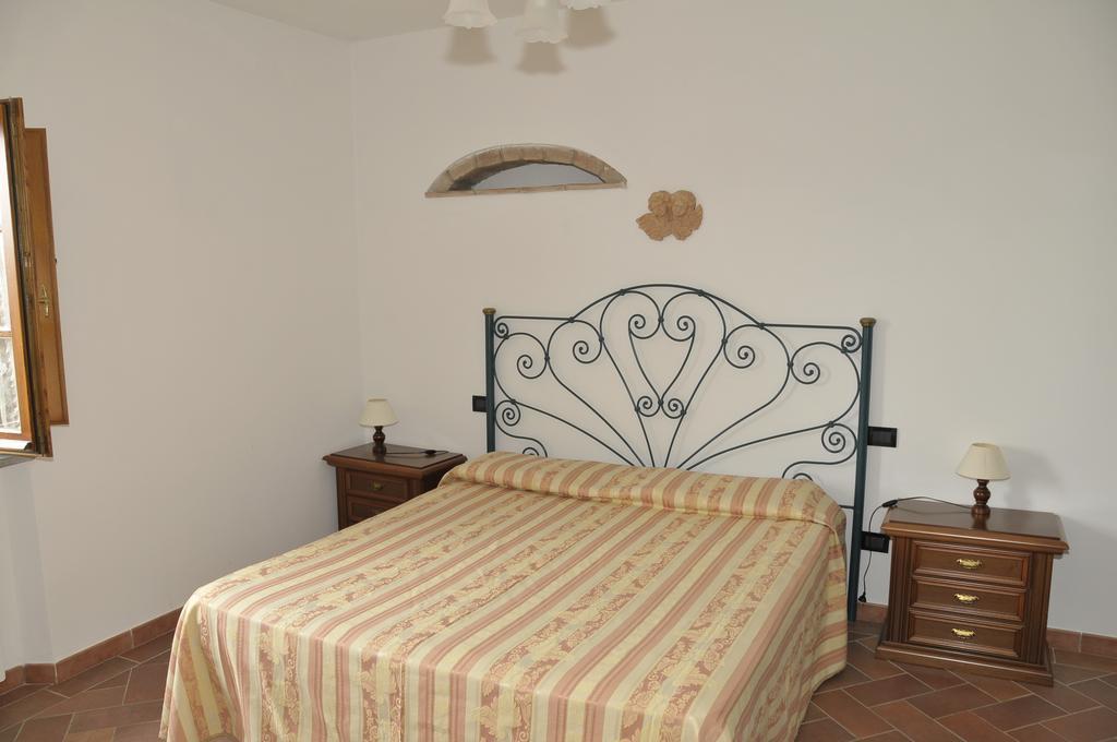 Agriturismo Renai E Monte II กัมบาสซี แตร์เม ภายนอก รูปภาพ