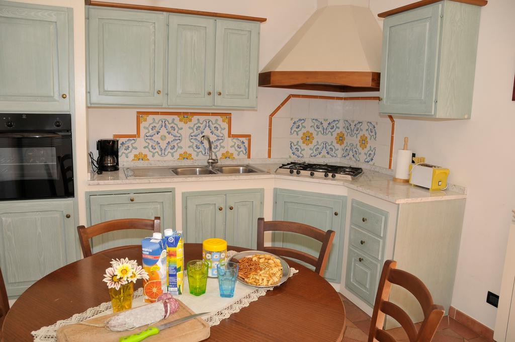 Agriturismo Renai E Monte II กัมบาสซี แตร์เม ภายนอก รูปภาพ