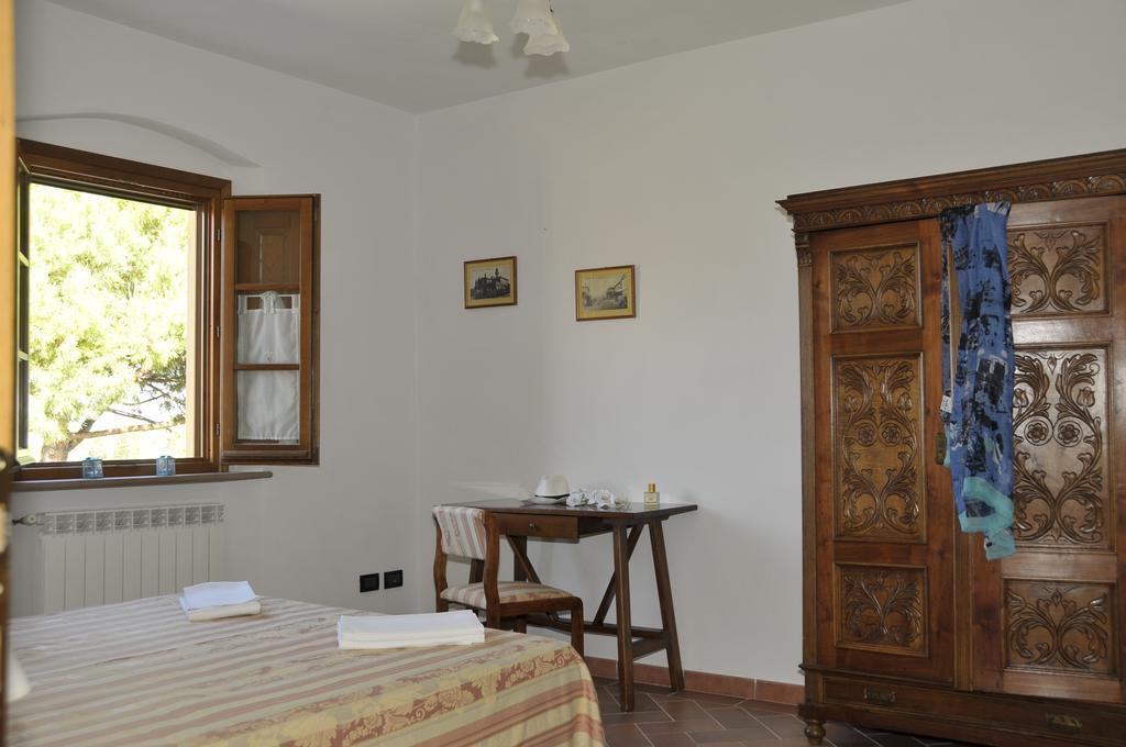 Agriturismo Renai E Monte II กัมบาสซี แตร์เม ภายนอก รูปภาพ